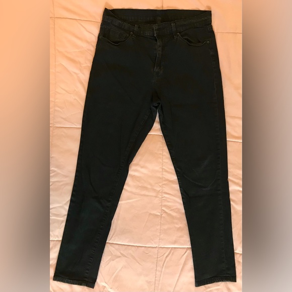 BDG Twig Grazer High Rise Black Jeans with Back Pocket Stitch Detail - 27W - Picture 2 of 9